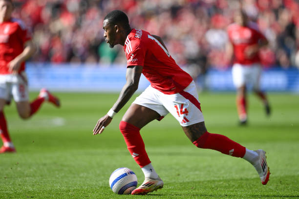 更因为这背 更因为这背