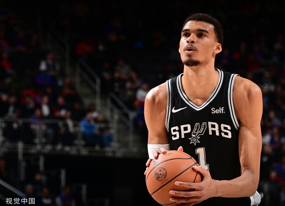 更换主教练 更换主教练